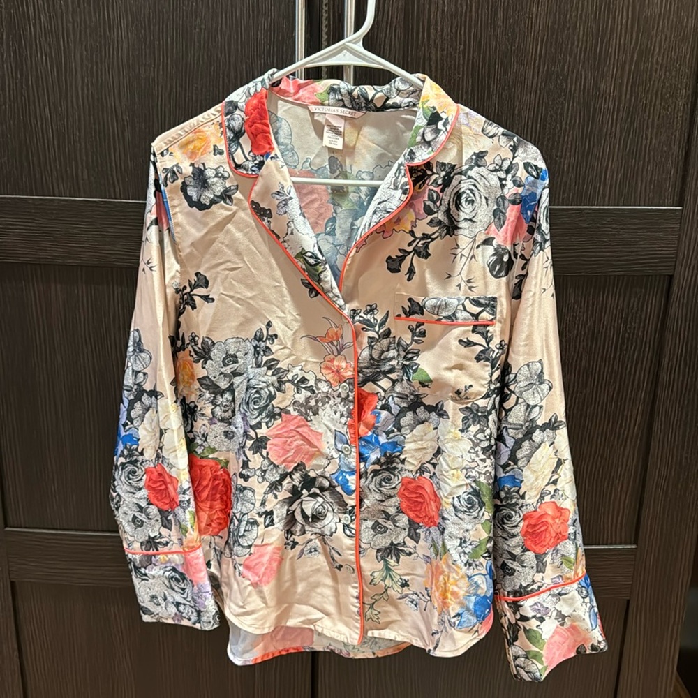 VICTORIAS SECRET satin floral sleep shirt💐 size small